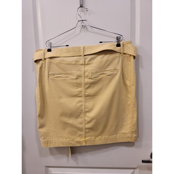 Liverpool Belted Skirt in Mustard Gold - Picture 3 of 10